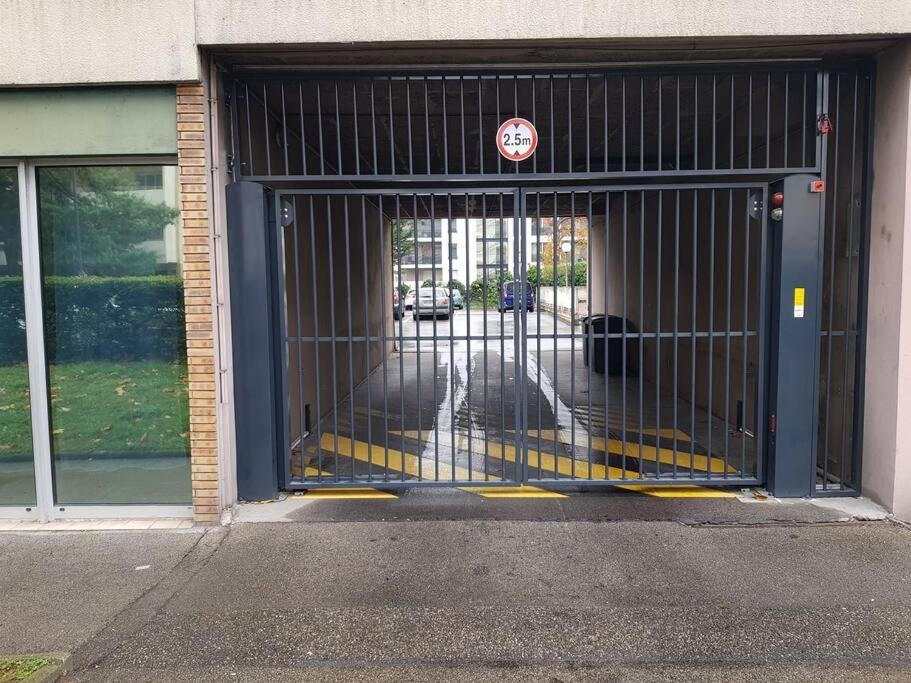 ビユールバンヌParking Prive,T1 Bis, 10Mn Lyon Centreアパートメント エクステリア 写真